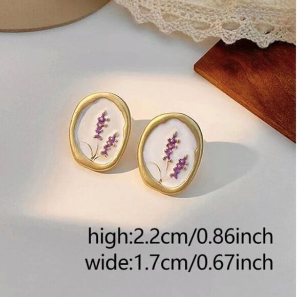 🔅🆕🔅✨Darling  Dainty Oval Stud WHITE  💗 Flower Detail Earrings  ✨ - Picture 7 of 12